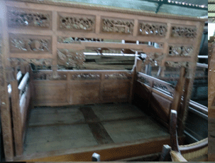 Old Bed Madura
